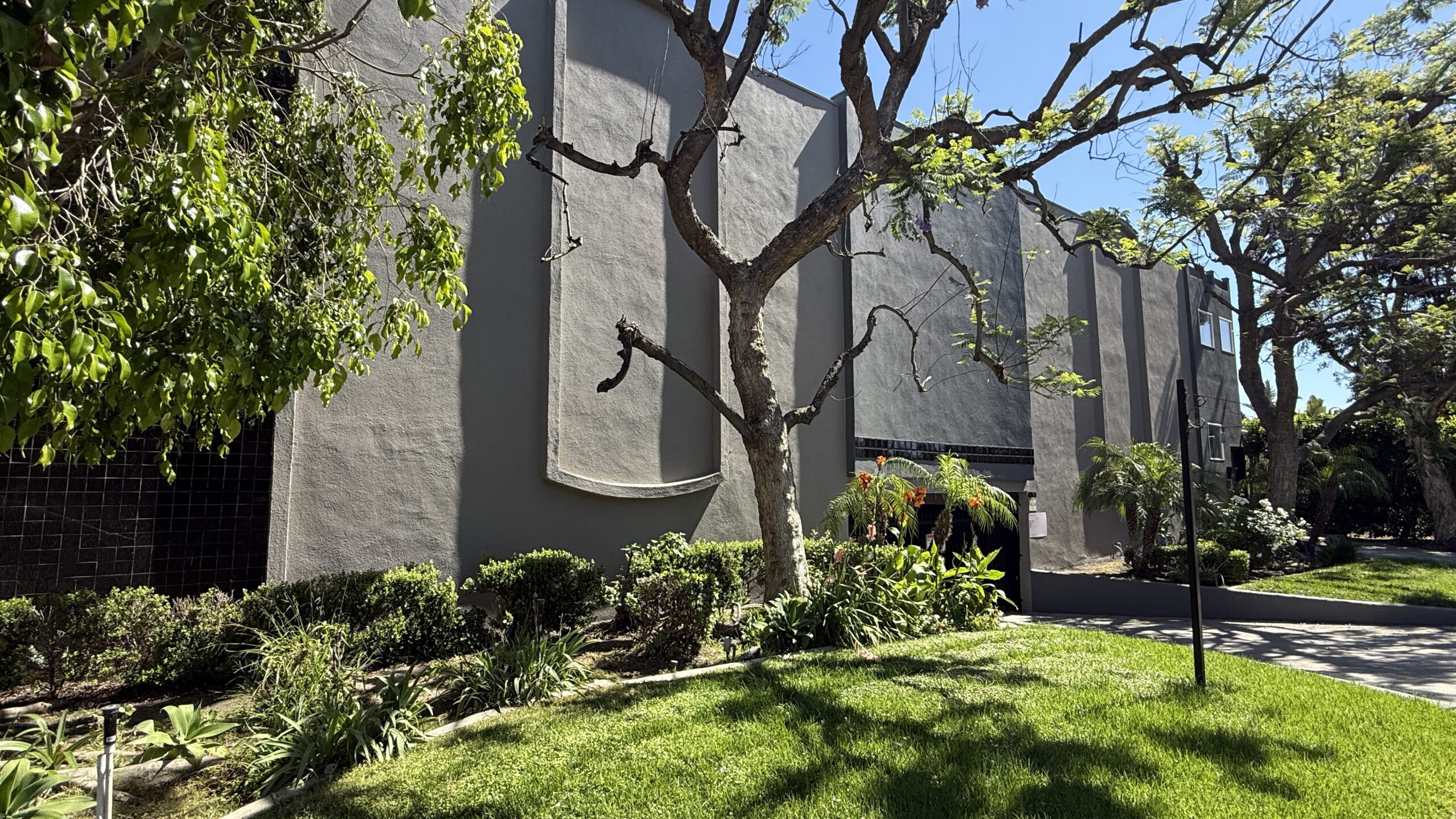 16-Unit in Prime Glendale